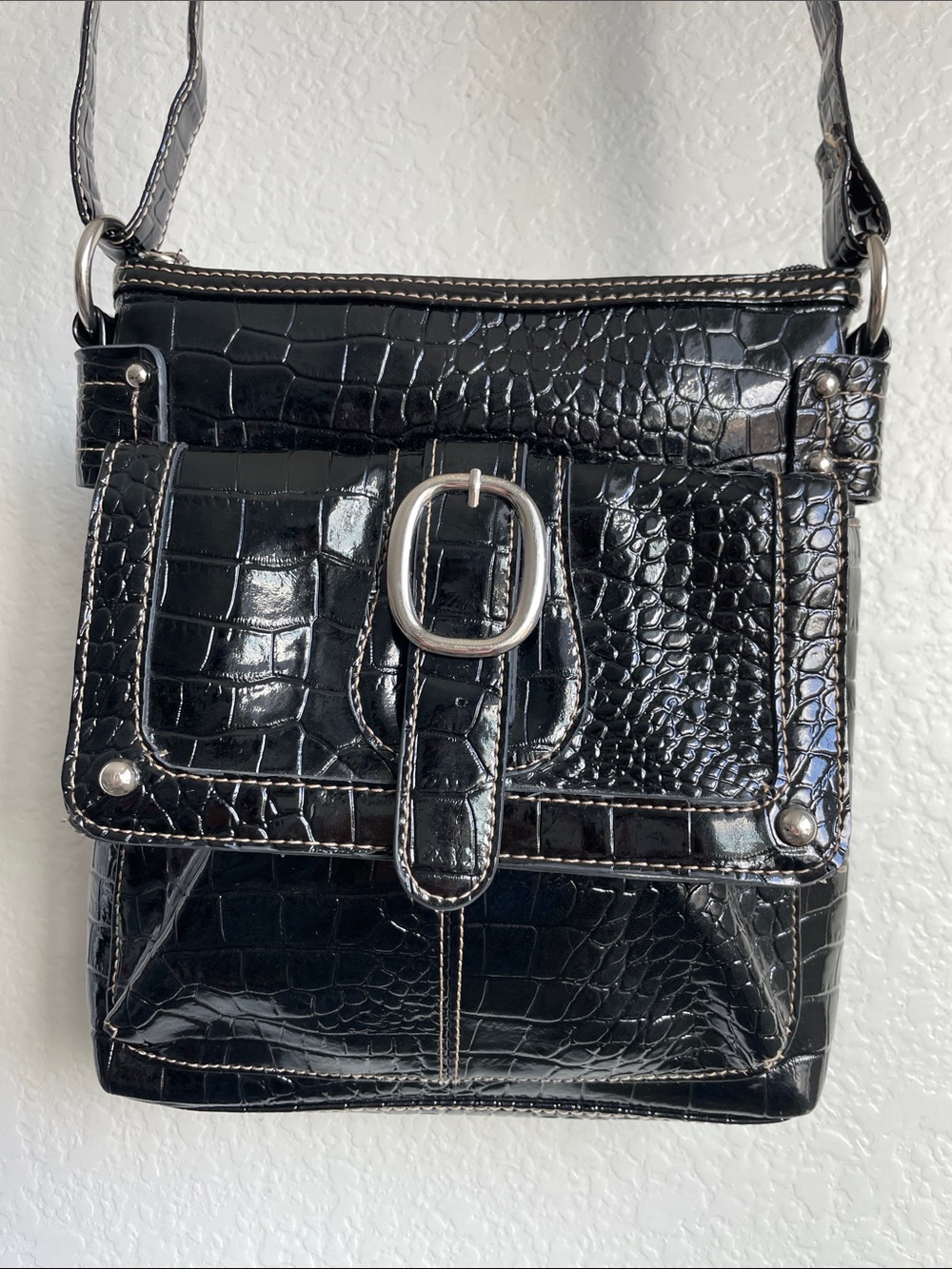 MONDANI Black Croc-Embossed Buckle Crossbody Bag
